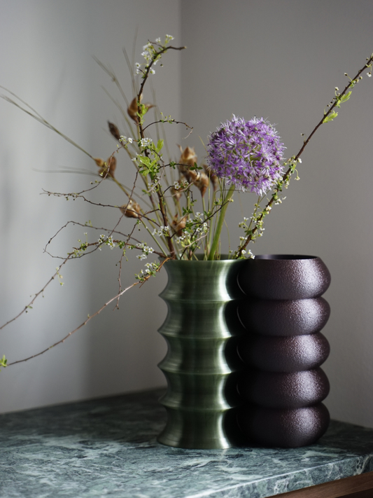 nestled vases // verdant : iron bundle