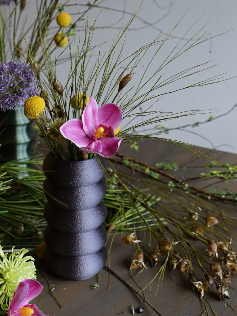 nestled vases // verdant : iron bundle